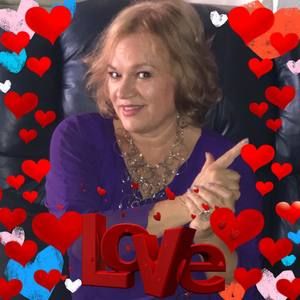 Meet your Posher, Marielos